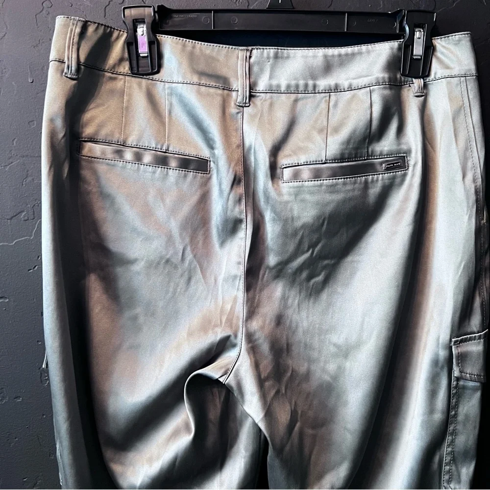 White House black Market women cargo pants Size: 10 Color: Olive Green